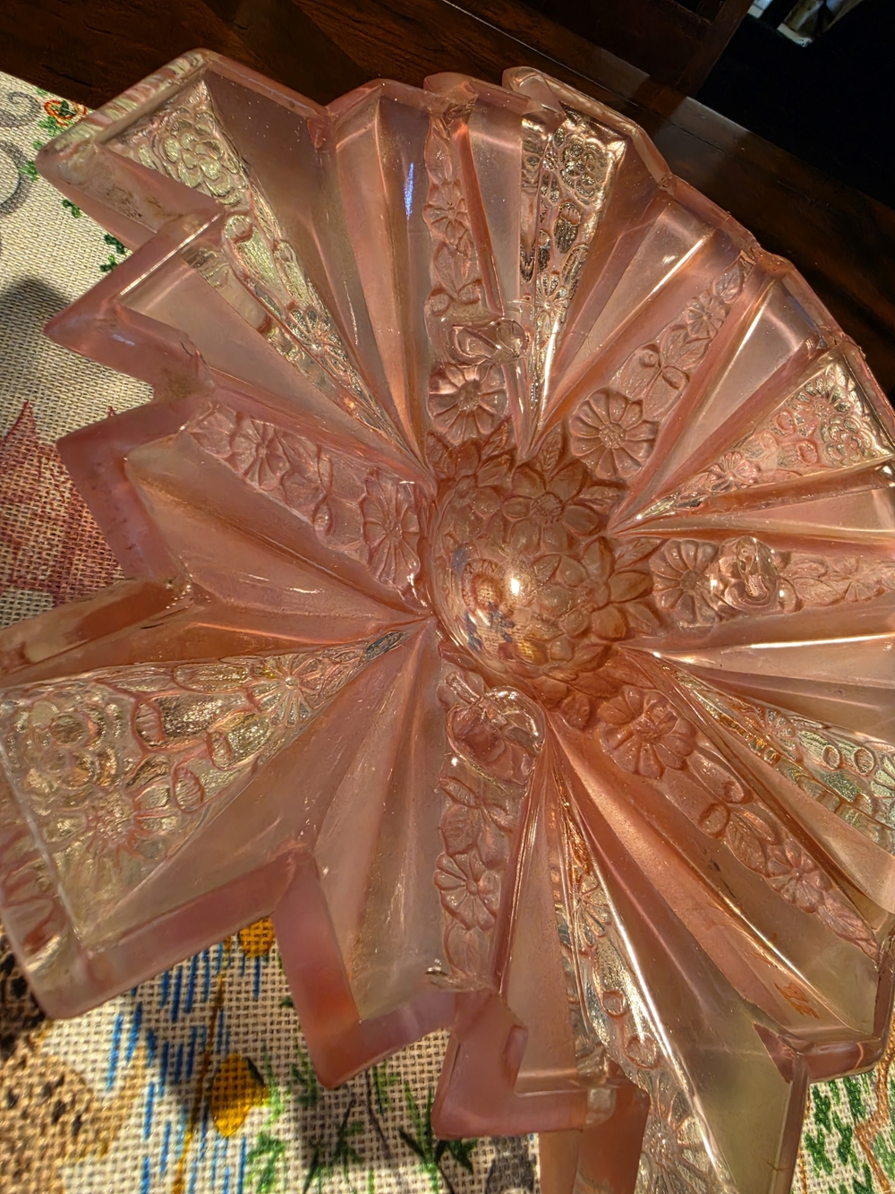 Art Deco Glass Lamp/ Light Shade